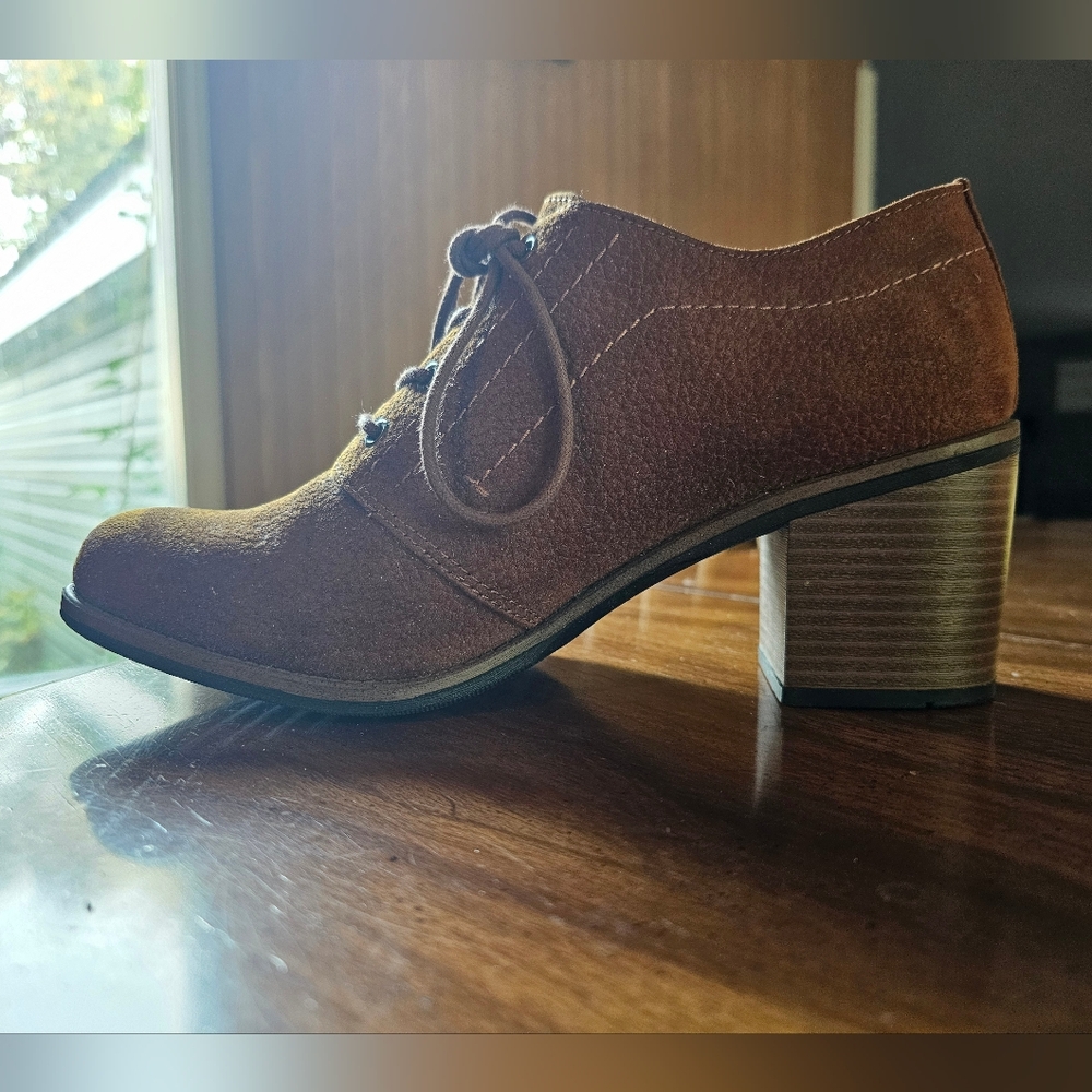 White Mountain size 10 oxford